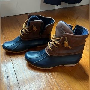 Kids Sperry duck boots.